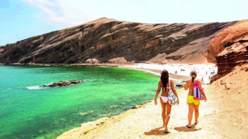 Campamento De Año Nuevo En Playa Mendieta